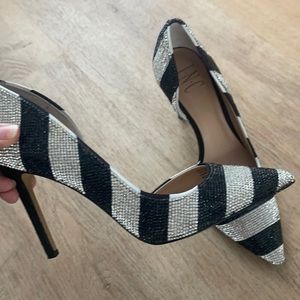 Rhinestone stepped pumps 🖤